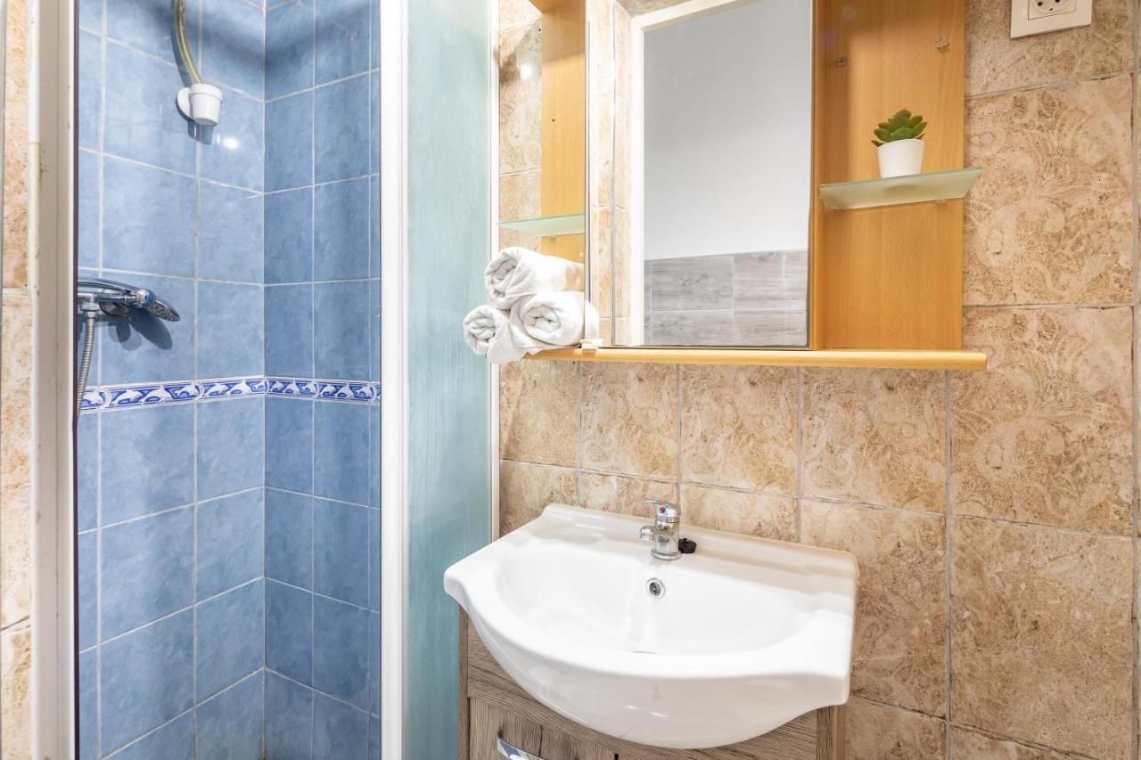 Simple And Central A C Home Βουδαπέστη Εξωτερικό φωτογραφία